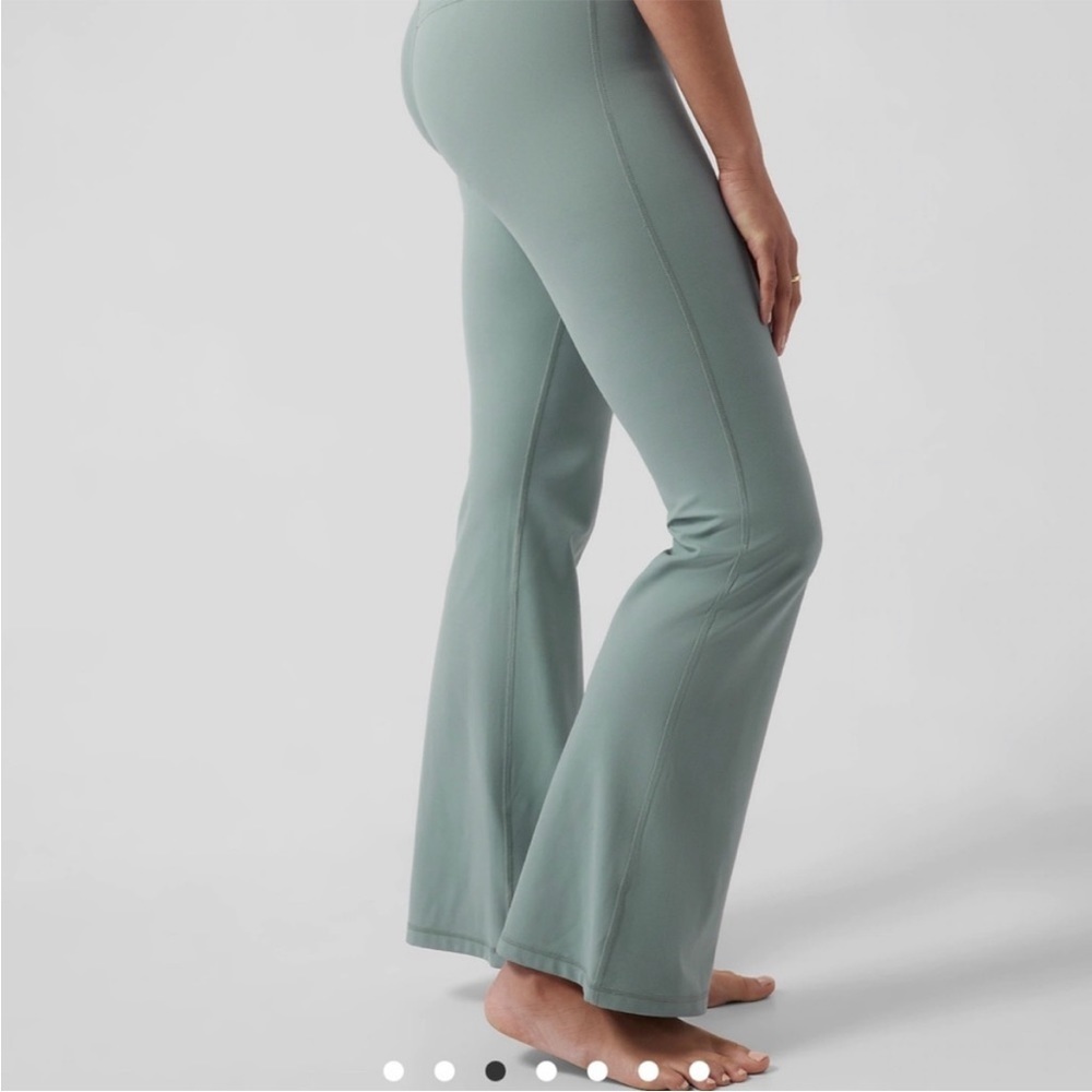 NWT Athleta Elation Flare Pant Minimalistic Grey Size XL - Picture 3 of 9